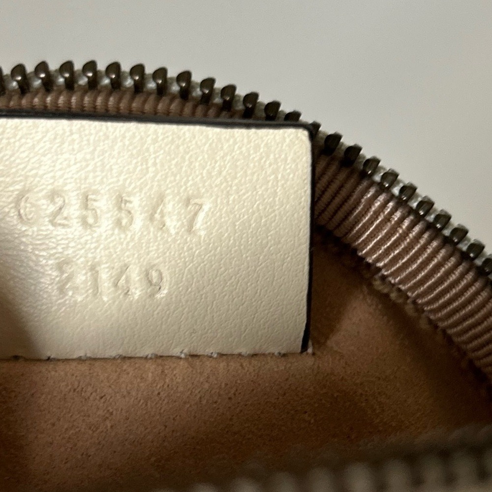 Gucci Off White Ivory Matelasse Leather GG Marmont Mini Round Coin Purse Pouch - Picture 8 of 10